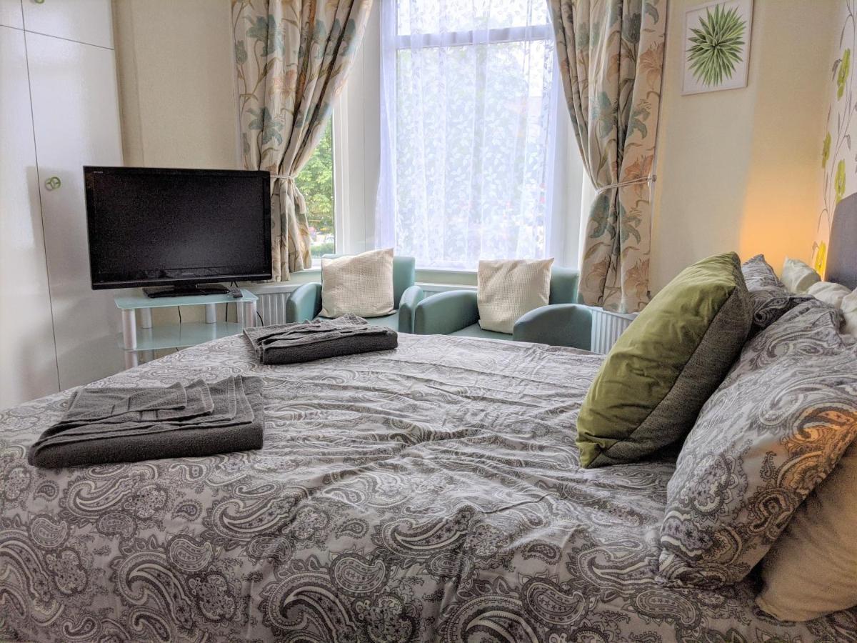 Bed and Breakfast Kirk Lea Галифакс Экстерьер фото