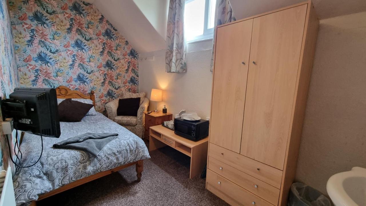 Bed and Breakfast Kirk Lea Галифакс Экстерьер фото
