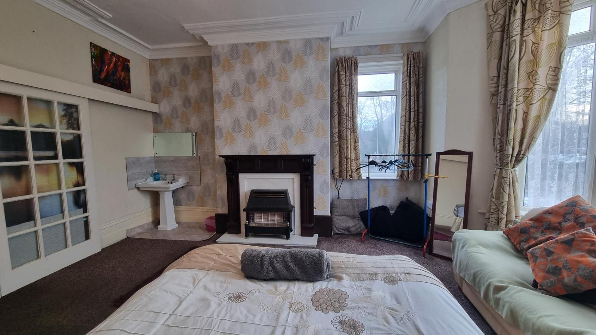 Bed and Breakfast Kirk Lea Галифакс Экстерьер фото